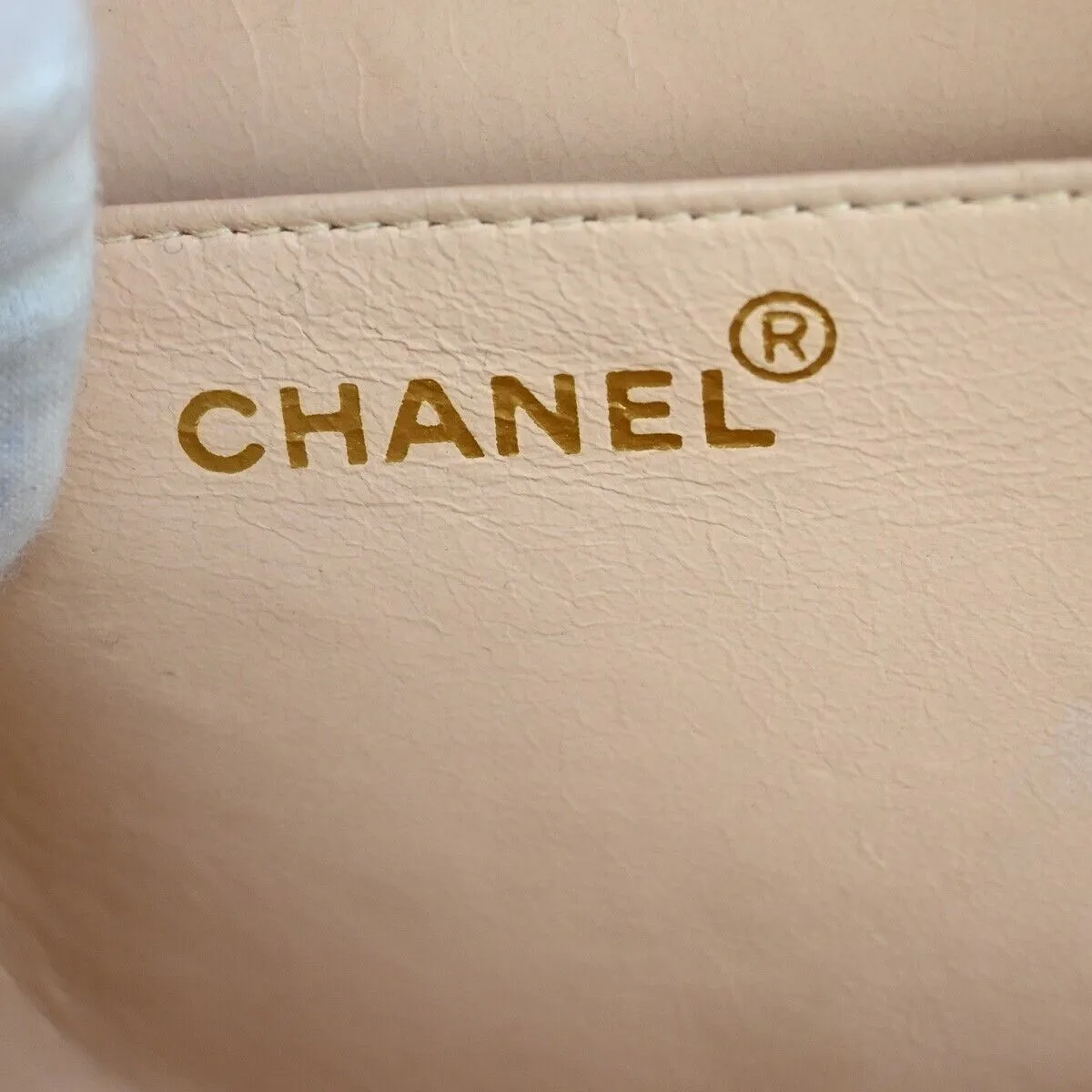 Chanel Cc Matelasse Round Vanity Chain